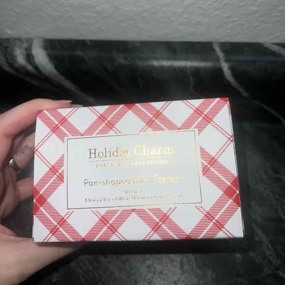 New Holiday Charm Pan shape mini toasters - Picture 2 of 3